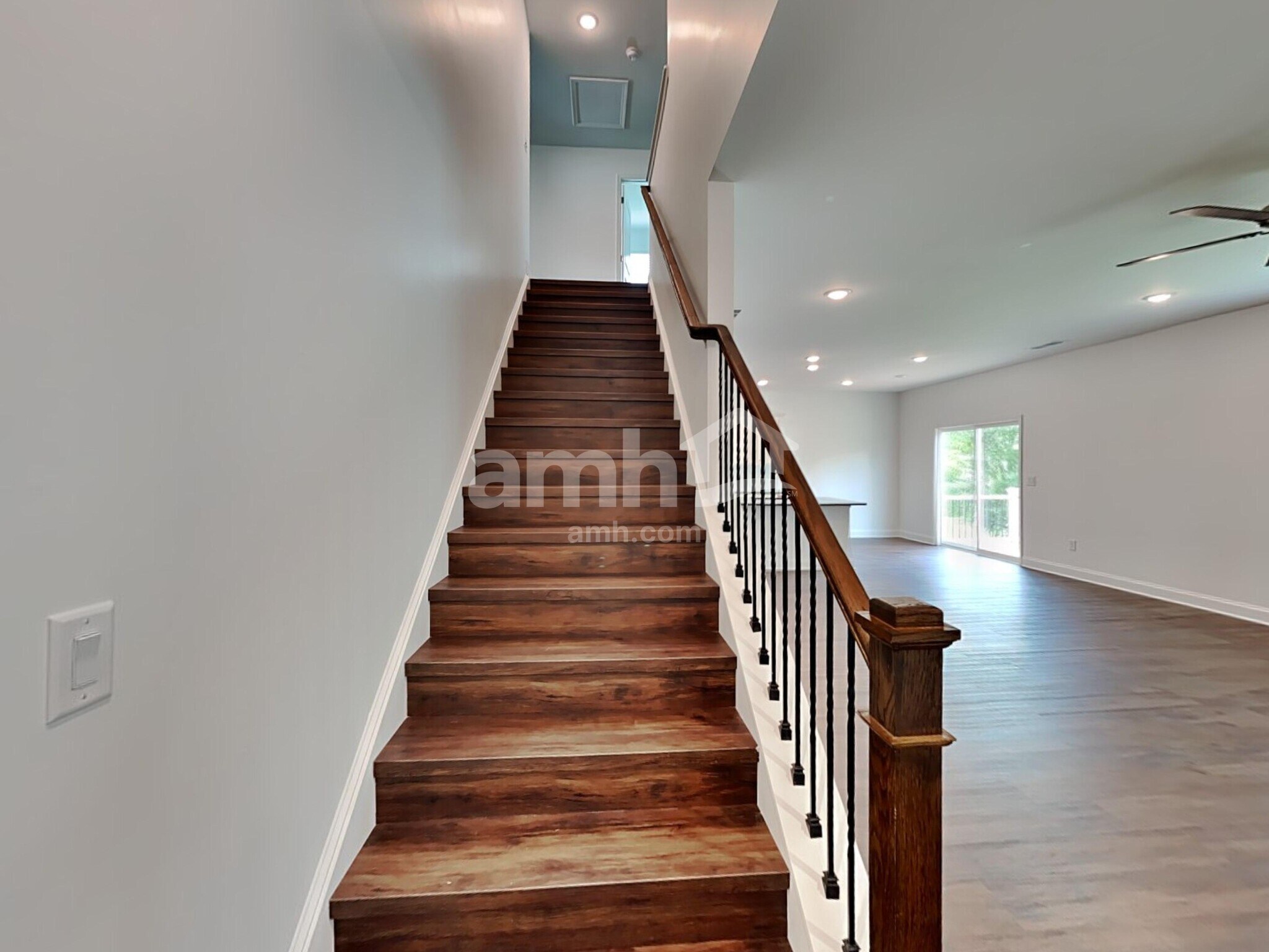 Building Photo - 177 Willow Ln