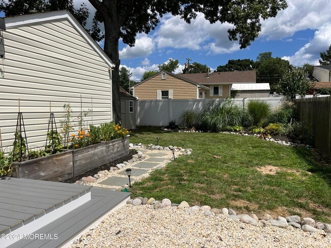 Building Photo - 3915 Smith Dr