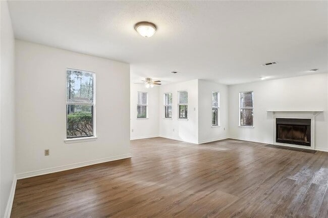 Building Photo - 304 Teal Ct