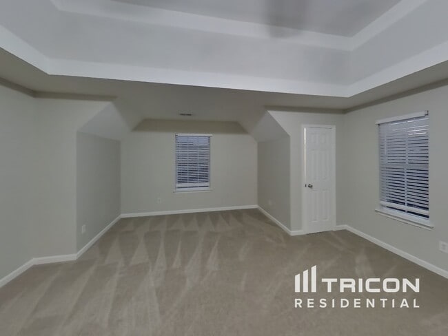 Building Photo - 5570 Hosea Ct