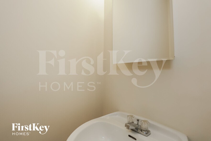 Building Photo - 3526 Butler Springs Trace