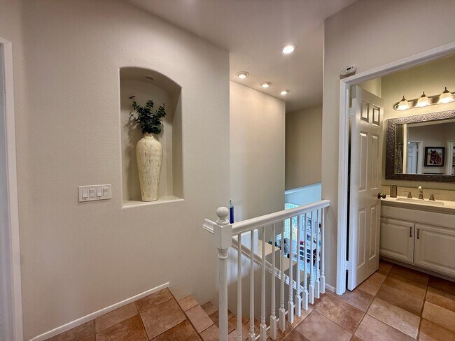 Building Photo - Spectacular Home in the Heart of Encinitas