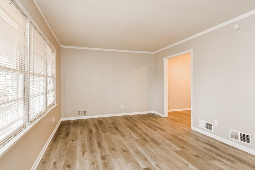 Building Photo - 2500 Pine Branch Way