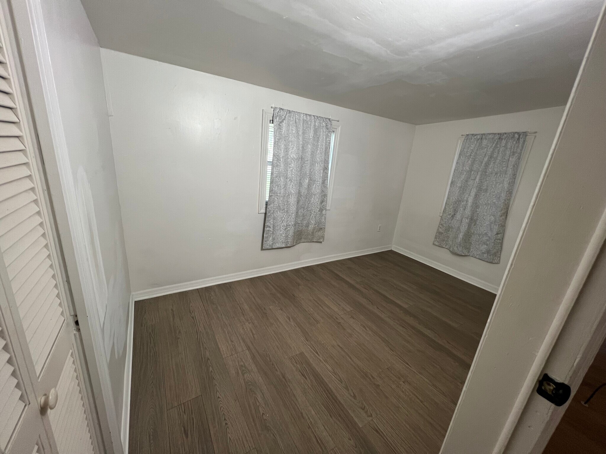 Building Photo - 1550 Robin St