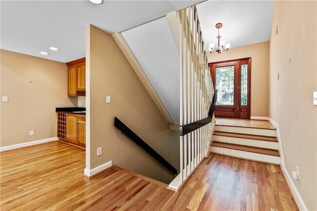Building Photo - 755 Nile Dr