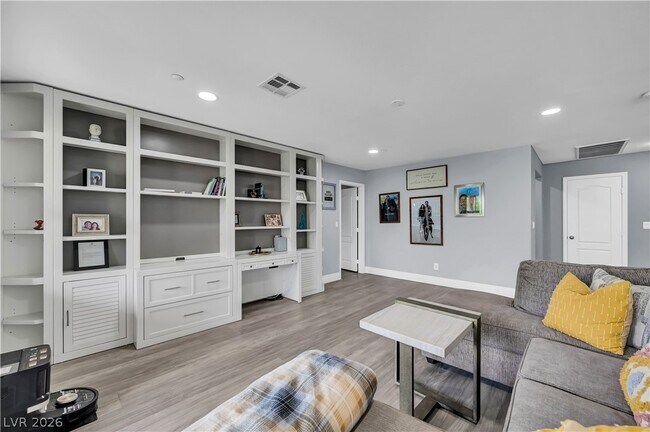 Building Photo - 1289 Vietti St
