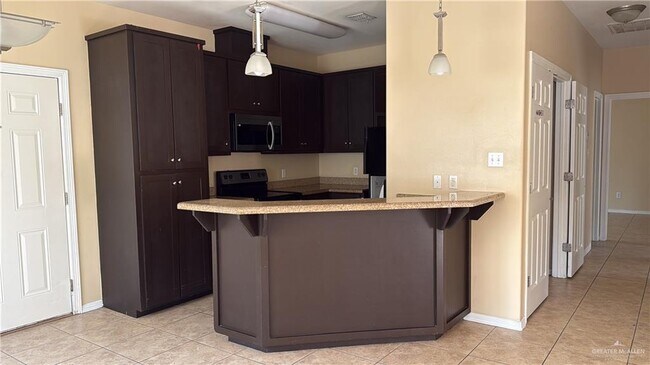 Building Photo - 7 South Dr