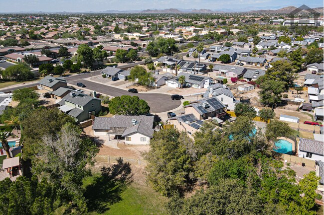 Building Photo - 5727 W Villa Maria Dr