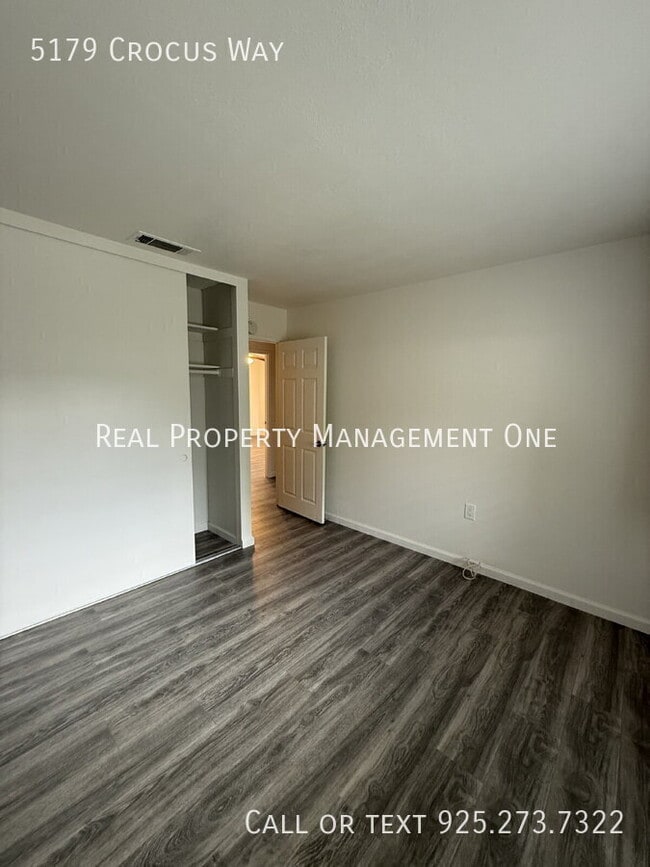 Building Photo - 5179 Crocus Way