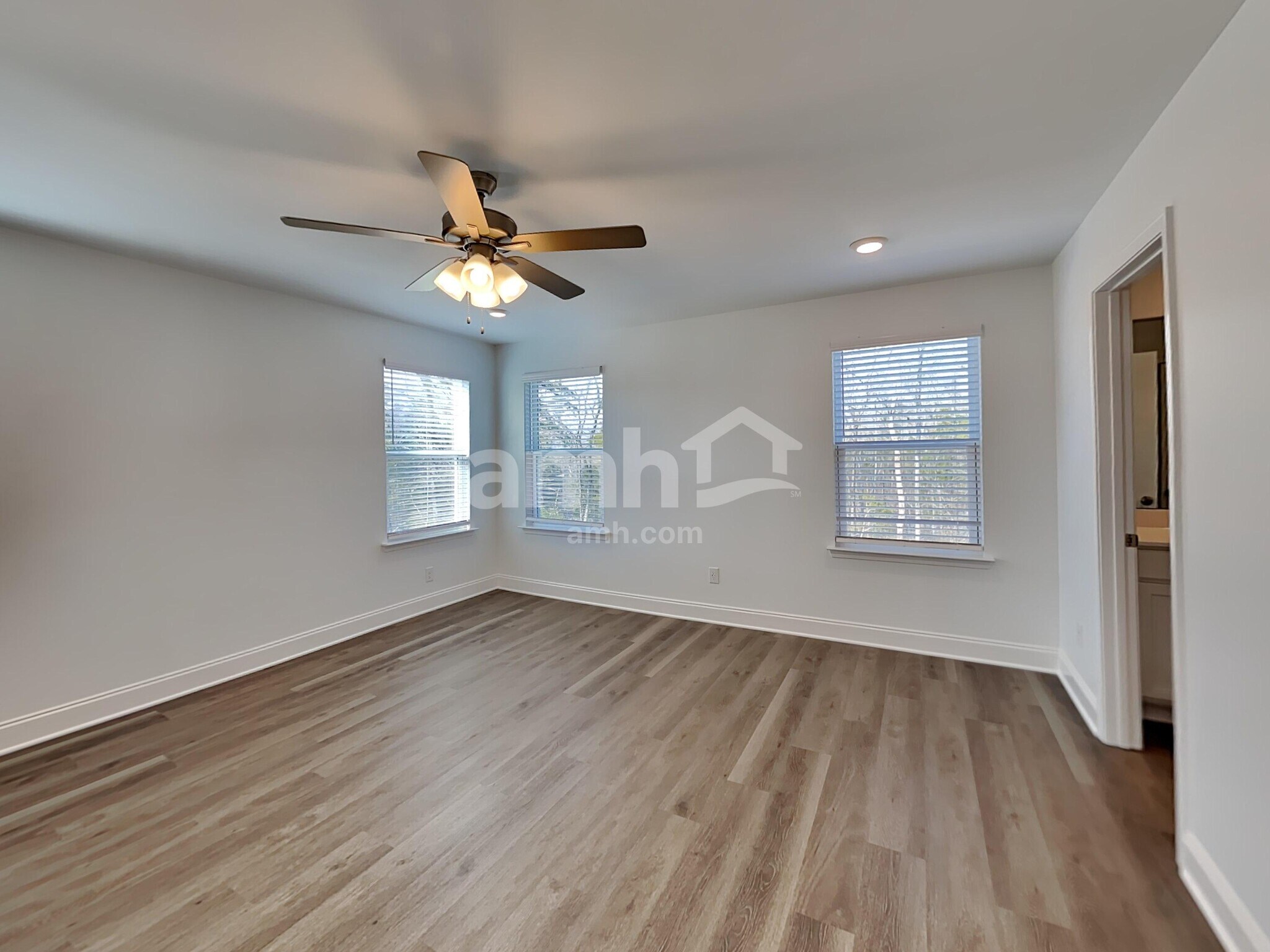 Building Photo - 103 Broadmoor Dr