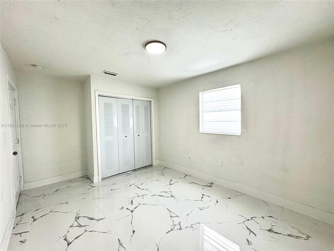 Building Photo - 10365 SW 149th Terrace
