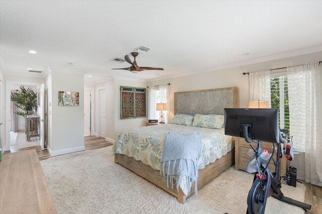 Building Photo - 830 NE Boca Bay Colony Dr