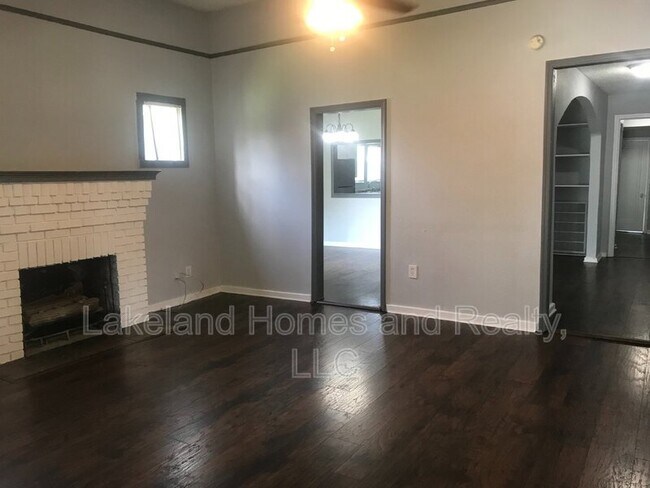 Building Photo - 1060 E Wabash St