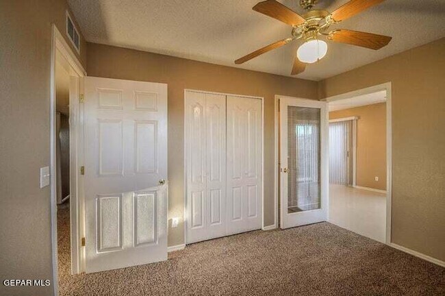 Building Photo - 6243 Oryx Cir