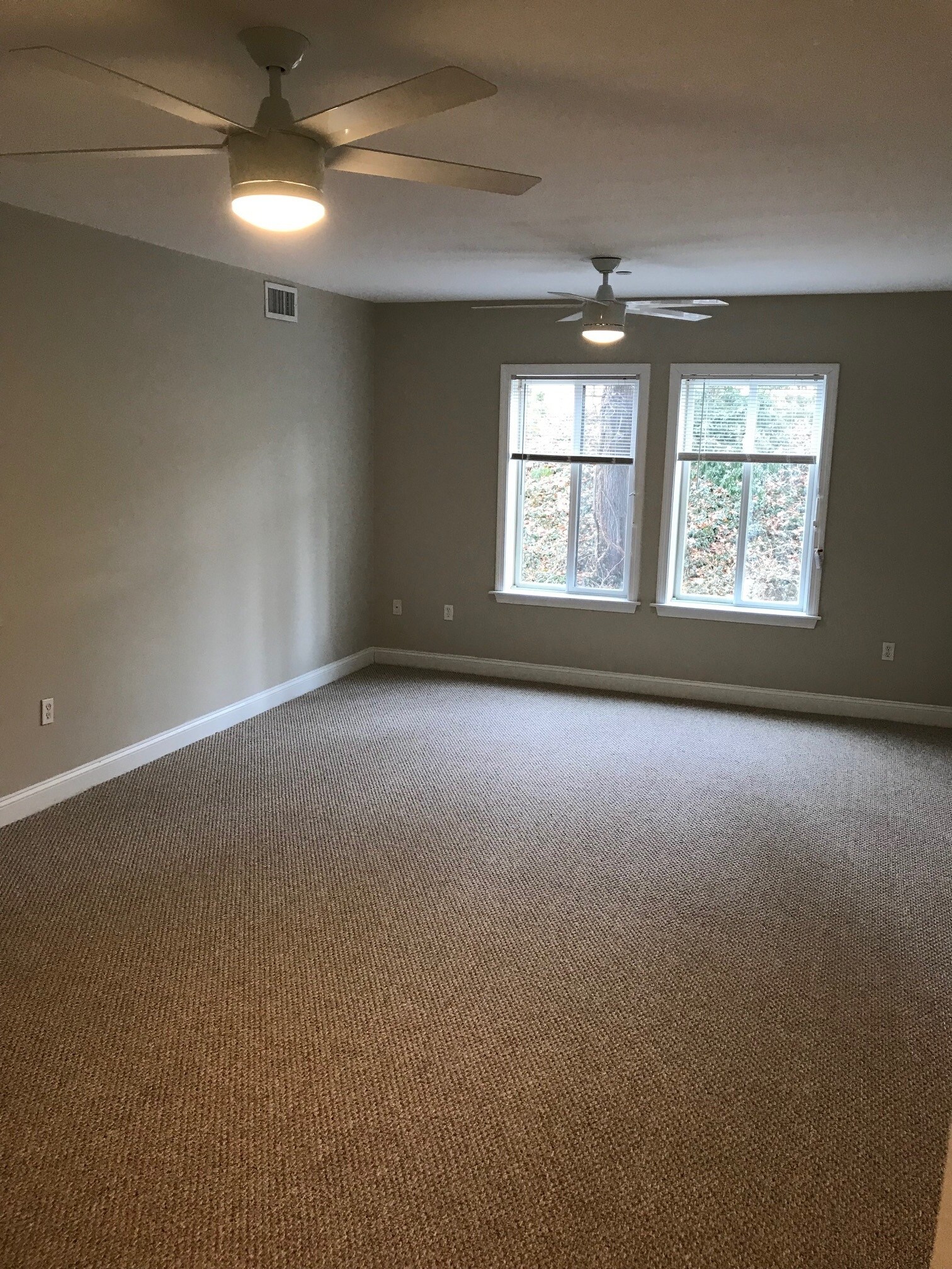 Building Photo - 1522 VFW Pkwy