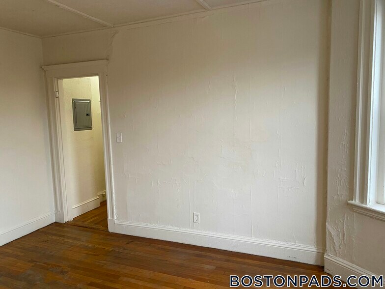 Building Photo - 1179 Boylston St