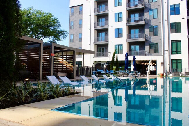 Building Photo - 9127 Research Blvd