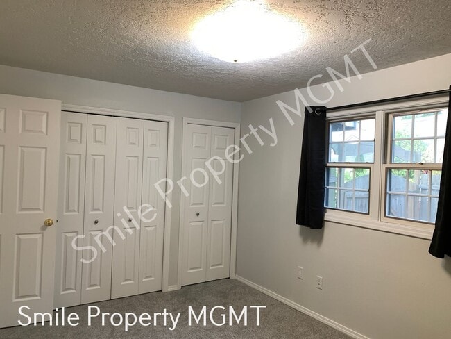 Building Photo - Spacious 5 bedrooms house in Beaverton