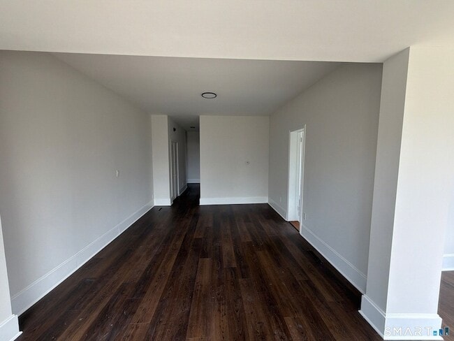 Building Photo - 316 W Main St