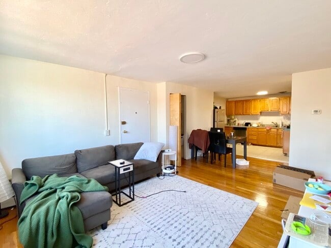 Building Photo - 222 Babcock St