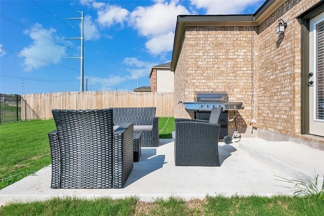 Building Photo - 12520 Anthology St