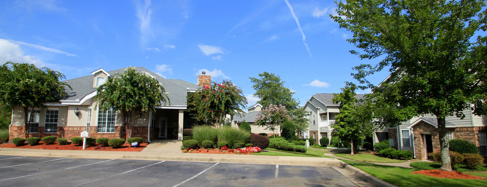 Carrington Park - 1801 Champlin Dr Little Rock AR 72223 | Apartment Finder