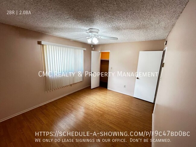 Building Photo - Spacious 2 bedroom 1.5 bath