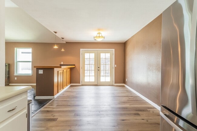 Building Photo - PURE Property Management Presents: Delightful 4 Bed 2 Bath Near Pioneer Park