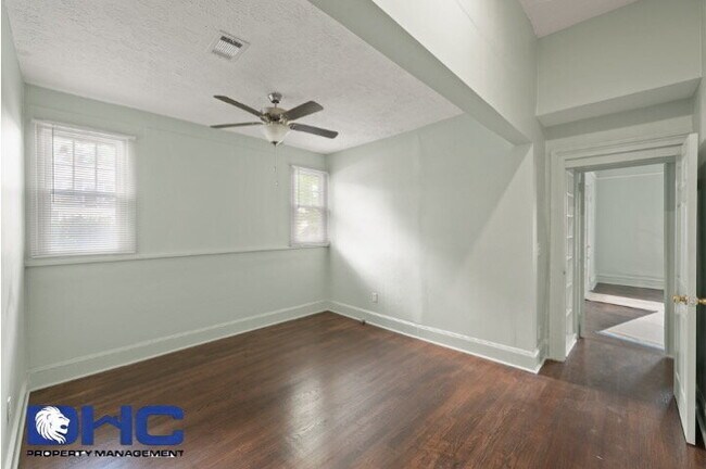 Building Photo - Historic College Park 2 Bedroom