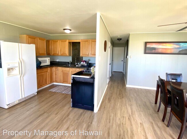 Building Photo - 3 br, 1.5 bath House - 1034 Palolo Place