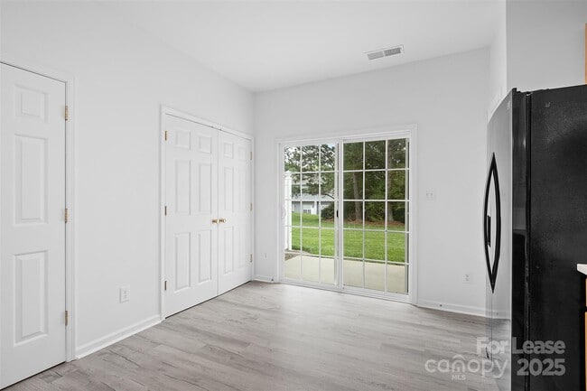Building Photo - 2856 Summergrove Ct