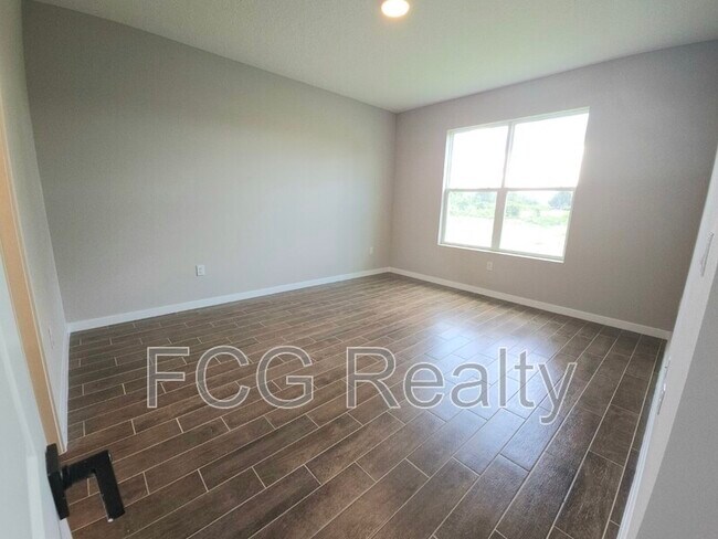 Building Photo - 10131 SW 41st Ave