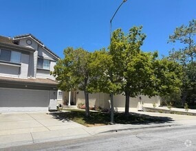 Building Photo - 122 Lynx Ct