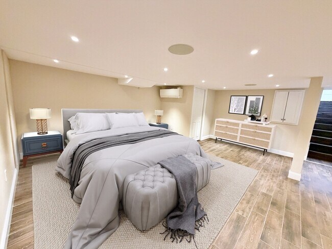 Building Photo - 37 Fenton St