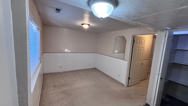 Building Photo - 1238 Newport Ln