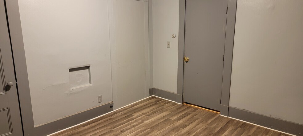 Building Photo - 84 Plain St