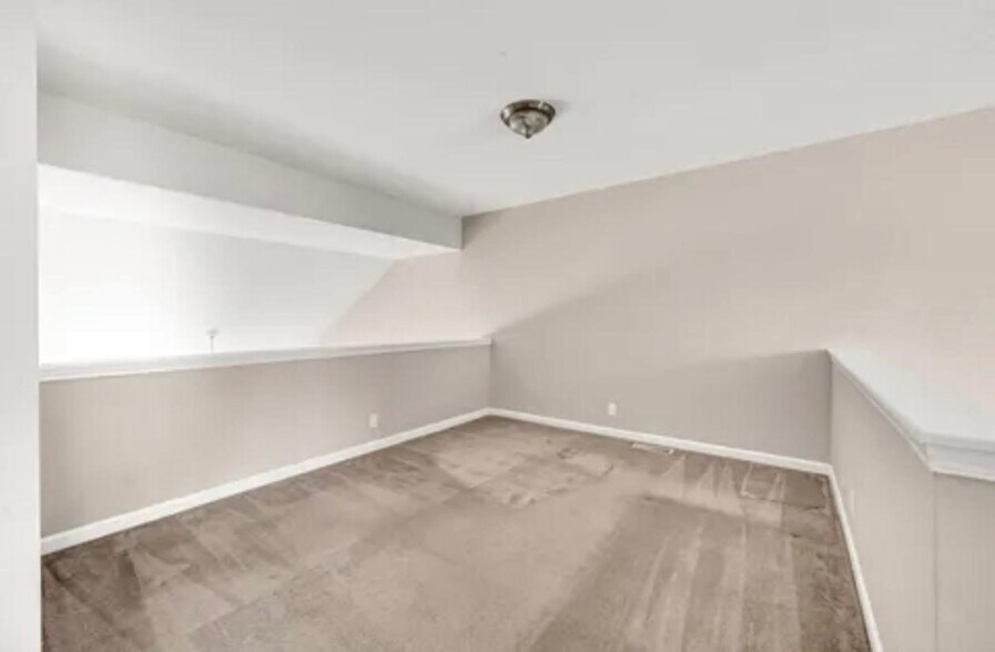 Loft or Playroom - 182 Antler Ridge Cir