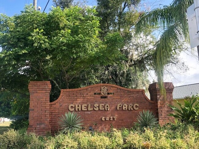 Building Photo - CUTE 3 BED 2 BATH HOME with SINGLE GARAGE IN SOUTHEAST ORLANDO