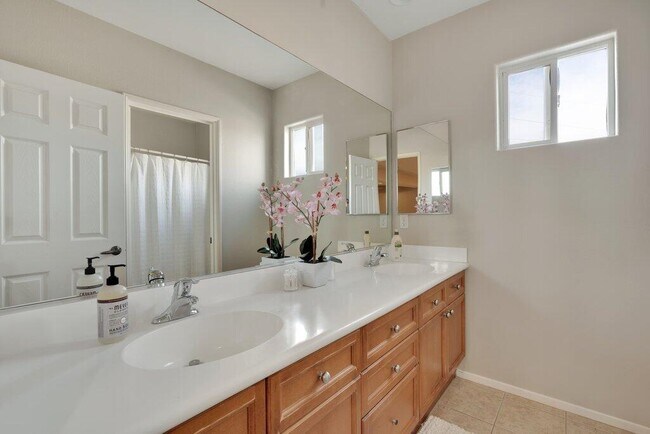 Building Photo - 83394 Matador Ct