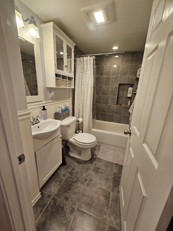 Building Photo - 275 Emerald St