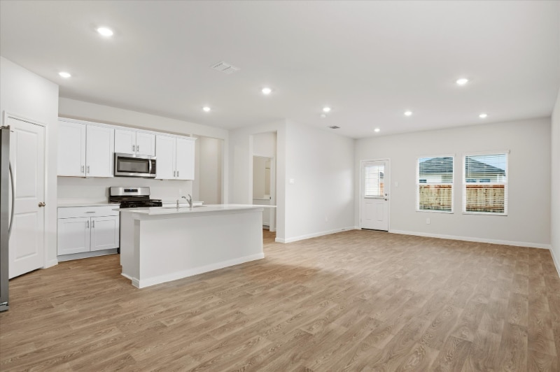 Building Photo - 120 Raymondville Path