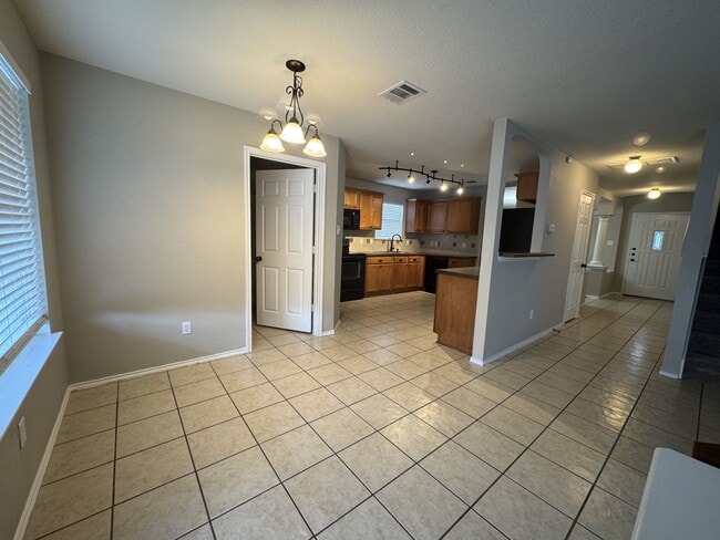 Building Photo - 5810 Mosaic Trail