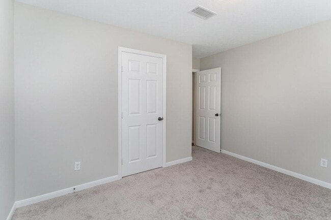 Building Photo - 6 Tranquil Glade Pl