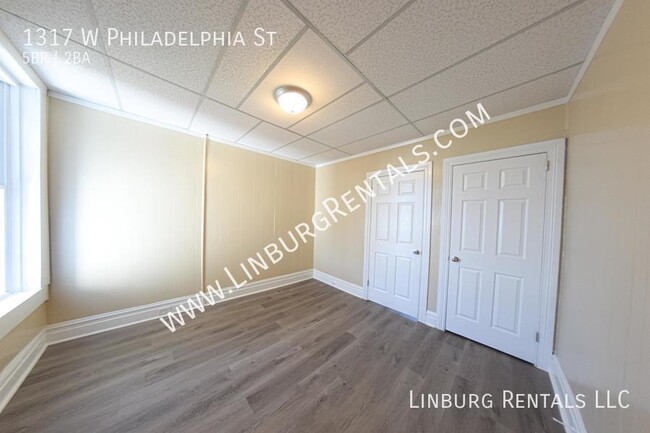 Building Photo - 1317 W Philadelphia St