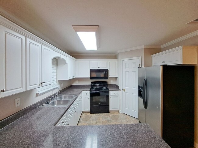 Building Photo - 7607 Pleasantville Way