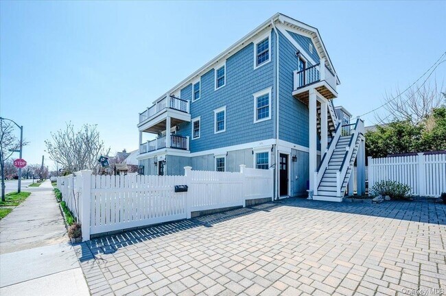 Building Photo - 555 Franklin Blvd