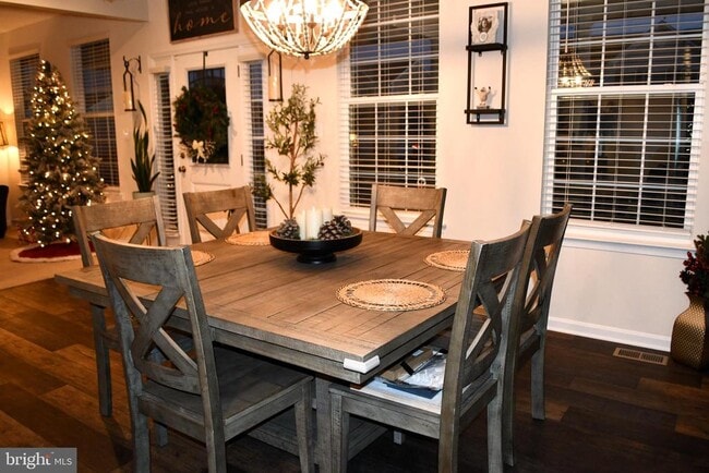 Building Photo - 848 Chestnut Ridge Dr