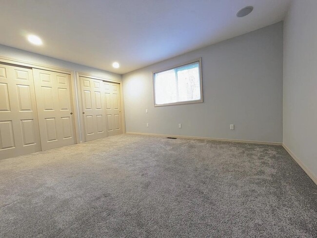 Building Photo - 566 Sunwood Dr NW