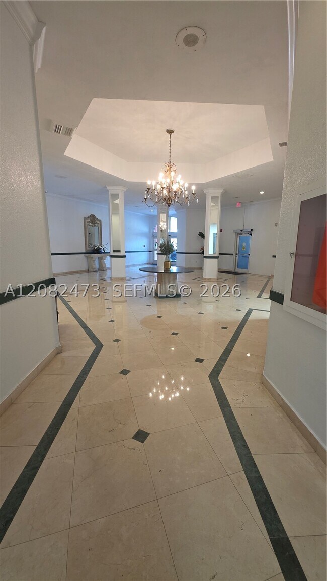 Building Photo - 1301 NE Miami Gardens Dr