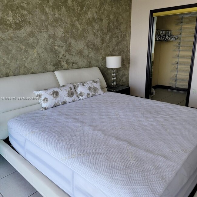 Building Photo - 7330 Ocean Terrace